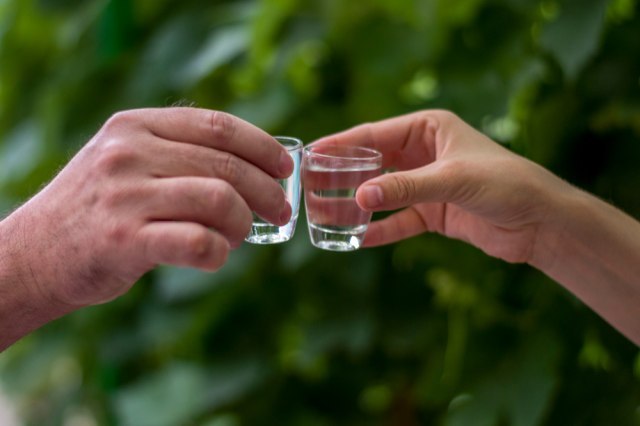 Moć rakije je neverovatna: Pojedine tegobe rešava bolje od bilo kog leka